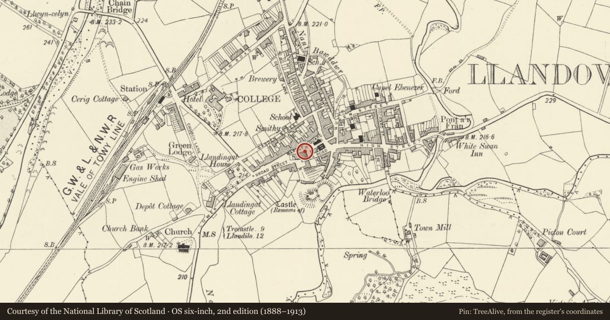 Ordnance Survey six-inch map, 2nd edition (1888–1913) covering the location of HSBC Bank, Llandovery, Carmarthenshire, with a pin at the register's coordinates