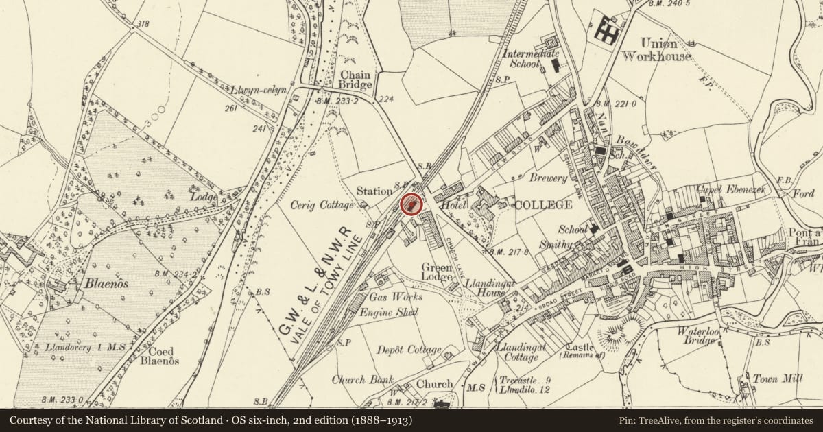 Ordnance Survey six-inch map, 2nd edition (1888–1913) covering the location of Llandovery Station, Carmarthenshire, with a pin at the register's coordinates
