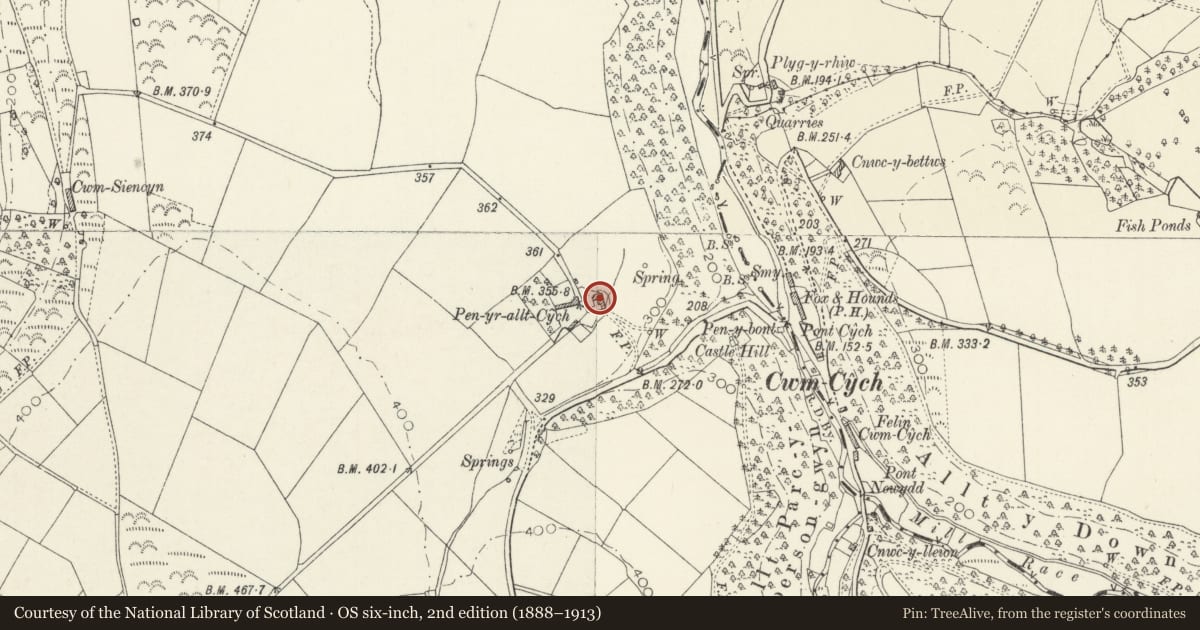 Ordnance Survey six-inch map, 2nd edition (1888–1913) covering the location of Penralltcych, Clydau, Pembrokeshire, with a pin at the register's coordinates