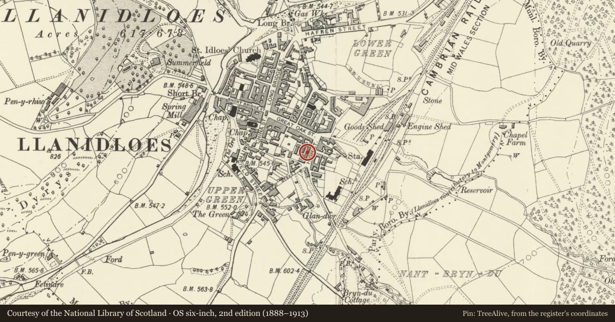 Ordnance Survey six-inch map, 2nd edition (1888–1913) covering the location of 42 High Street, Llanidloes, Powys, with a pin at the register's coordinates