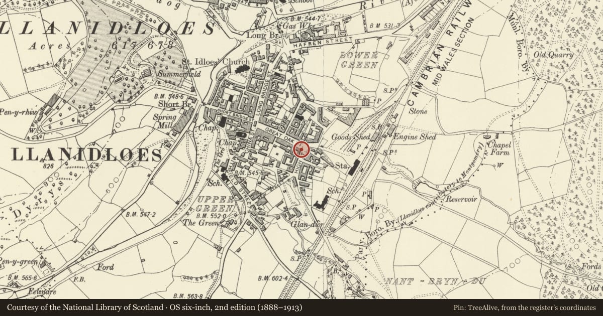 Ordnance Survey six-inch map, 2nd edition (1888–1913) covering the location of Telephone Call-box at corner of Great Oak Street, Llanidloes, Powys, with a pin at the register's coordinates