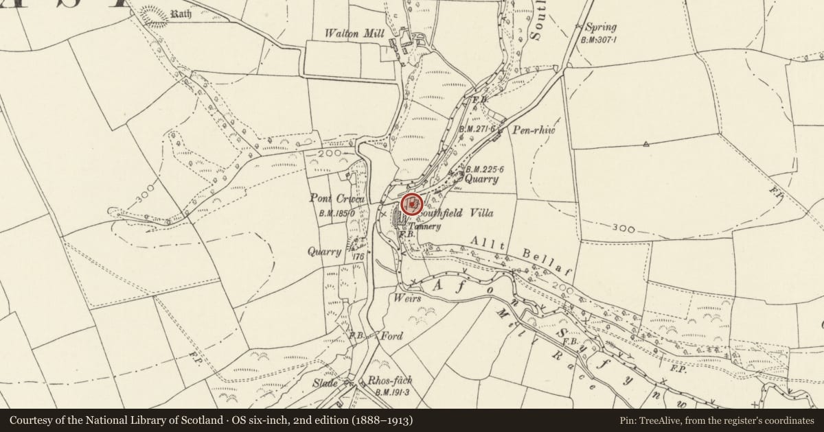 Ordnance Survey six-inch map, 2nd edition (1888–1913) covering the location of Southfield Villa, New Moat, Pembrokeshire, with a pin at the register's coordinates