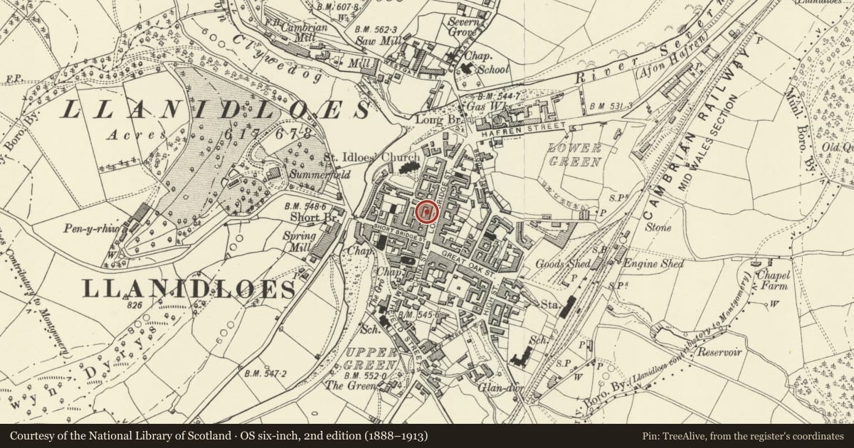 Ordnance Survey six-inch map, 2nd edition (1888–1913) covering the location of Red Lion Hotel P.H., Llanidloes, Powys, with a pin at the register's coordinates