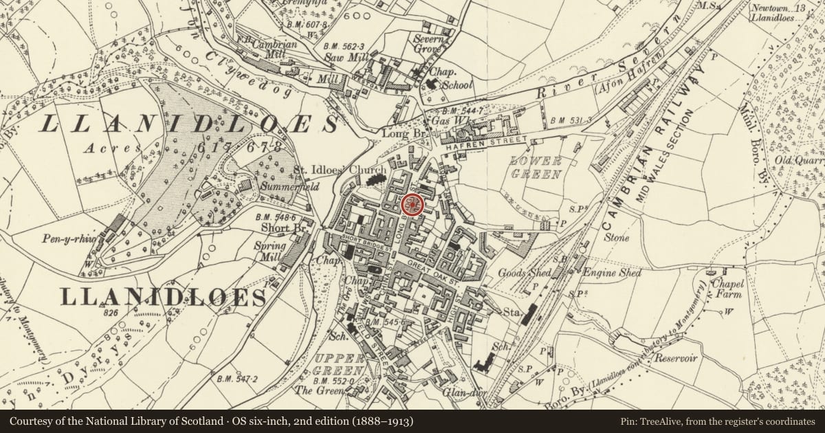 Ordnance Survey six-inch map, 2nd edition (1888–1913) covering the location of Crown & Anchor P.H., Llanidloes, Powys, with a pin at the register's coordinates
