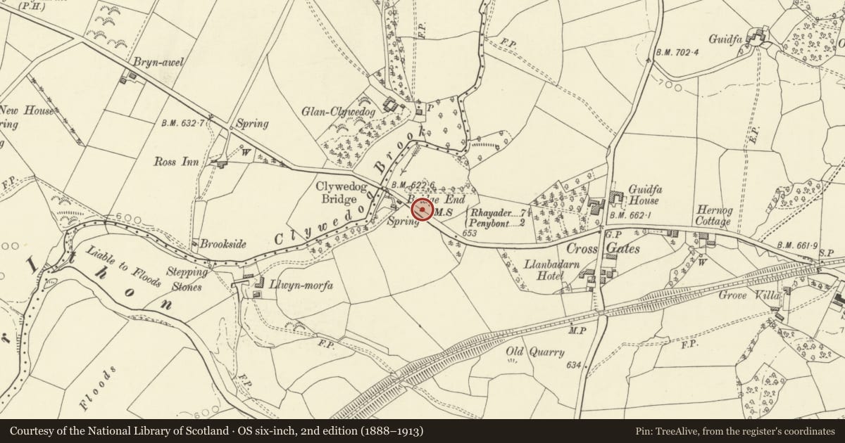 Ordnance Survey six-inch map, 2nd edition (1888–1913) covering the location of Milestone on A44, Llanbadarn Fawr, Powys, with a pin at the register's coordinates