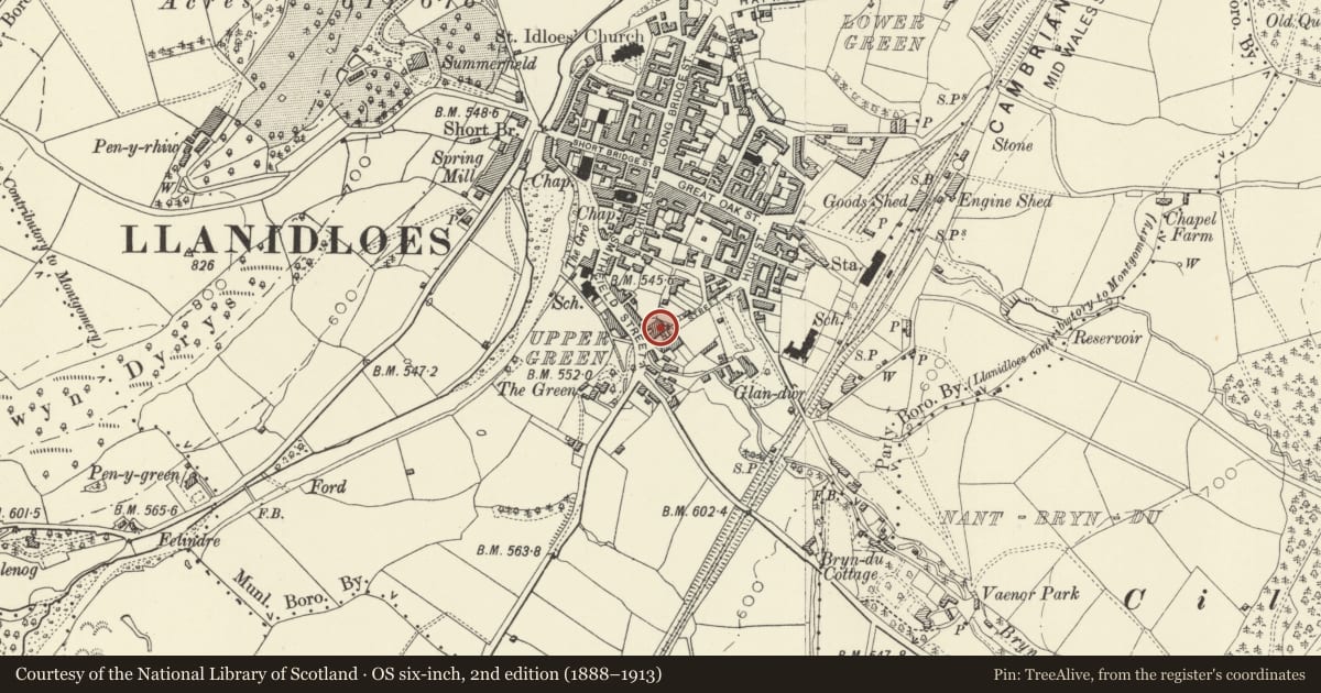 Ordnance Survey six-inch map, 2nd edition (1888–1913) covering the location of 6 New Street, Llanidloes, Powys, with a pin at the register's coordinates