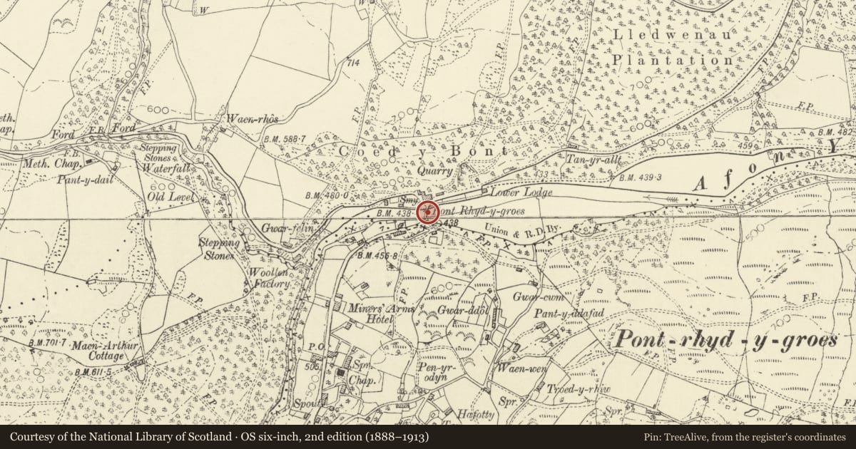 Ordnance Survey six-inch map, 2nd edition (1888–1913) covering the location of Pont Rhydygroes, Ysbyty Ystwyth, Ceredigion, with a pin at the register's coordinates