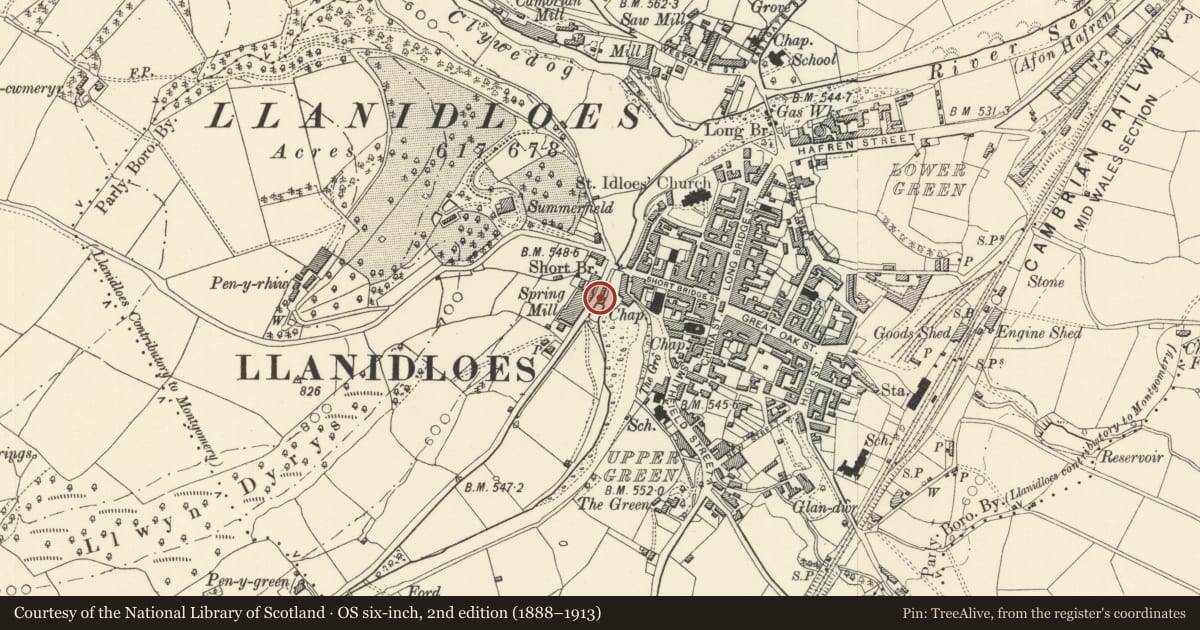 Ordnance Survey six-inch map, 2nd edition (1888–1913) covering the location of 5 Highgate Terrace, Llanidloes, Powys, with a pin at the register's coordinates
