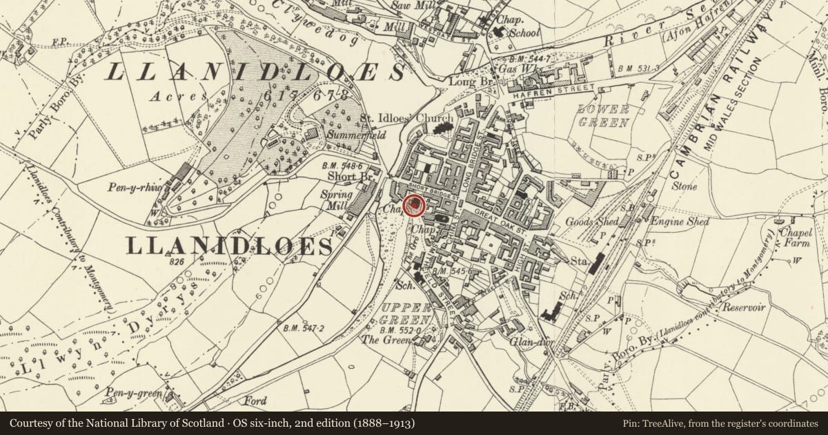 Ordnance Survey six-inch map, 2nd edition (1888–1913) covering the location of Chapel Hall, Llanidloes, Powys, with a pin at the register's coordinates