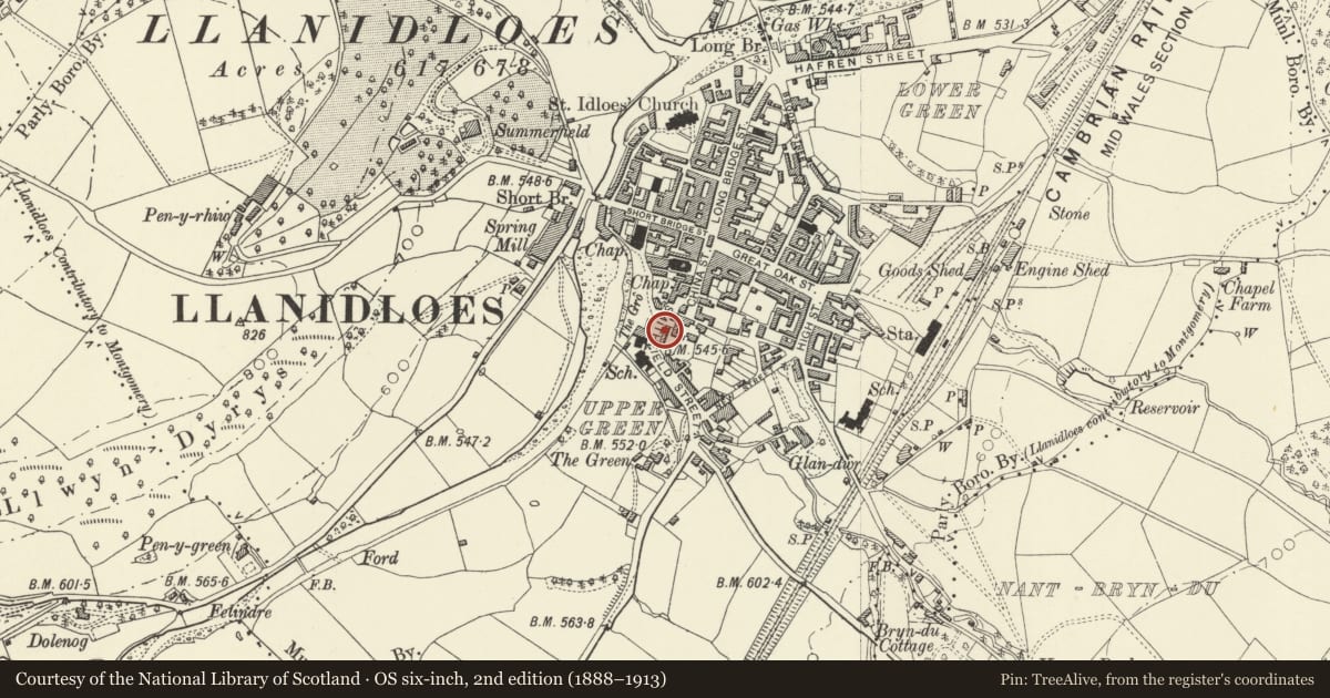Ordnance Survey six-inch map, 2nd edition (1888–1913) covering the location of 4 Smithfield Street, Llanidloes, Powys, with a pin at the register's coordinates