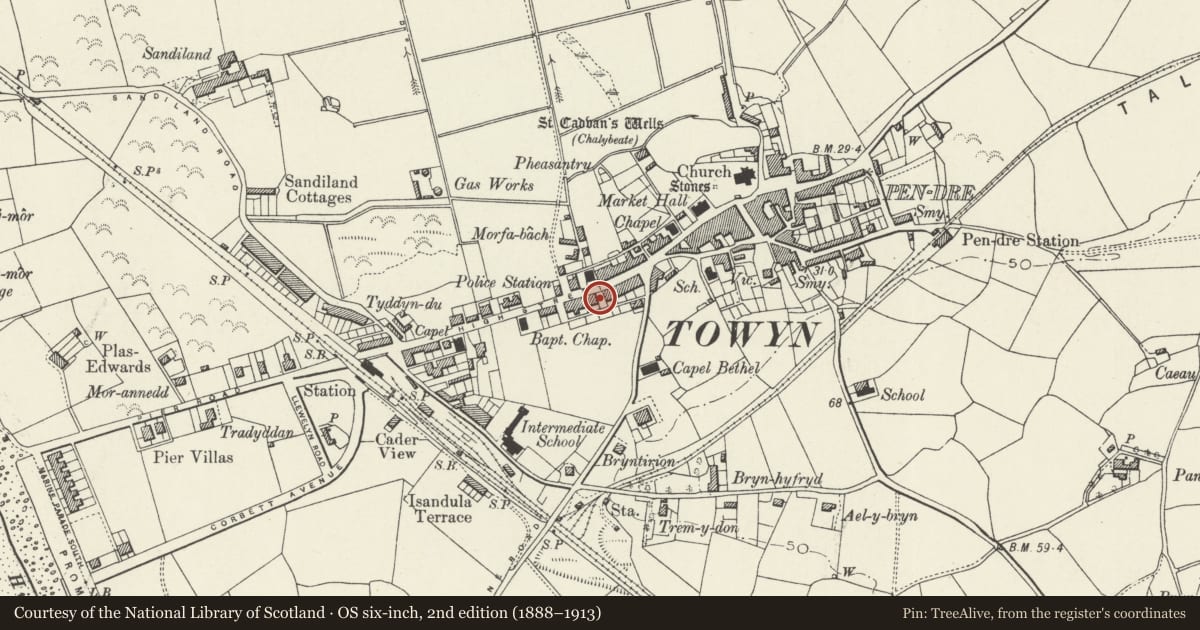 Ordnance Survey six-inch map, 2nd edition (1888–1913) covering the location of Carlton, including forecourt railings and gate, Tywyn, Gwynedd, with a pin at the register's coordinates