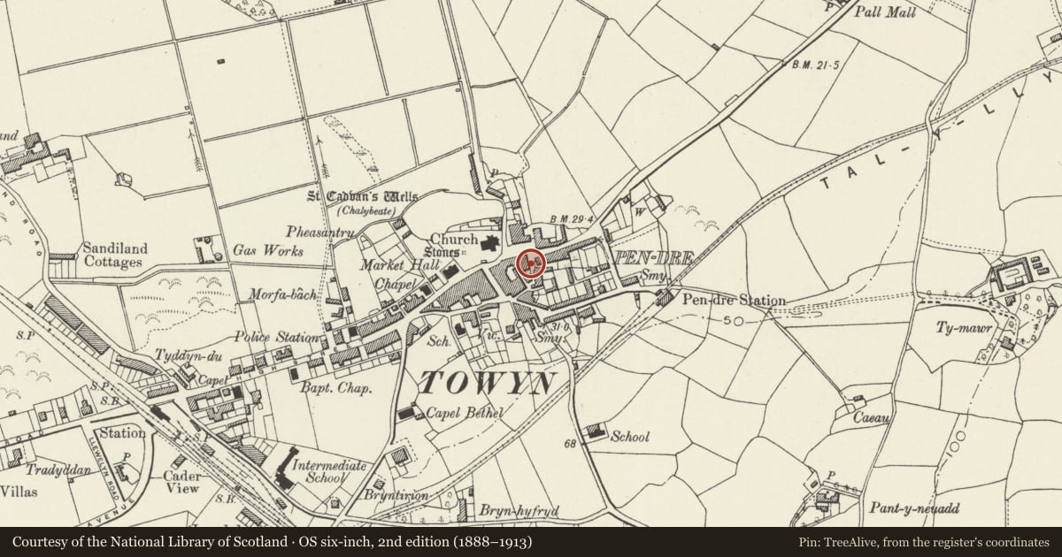 Ordnance Survey six-inch map, 2nd edition (1888–1913) covering the location of Somerset House and house adjoining to its L, Tywyn, Gwynedd, with a pin at the register's coordinates