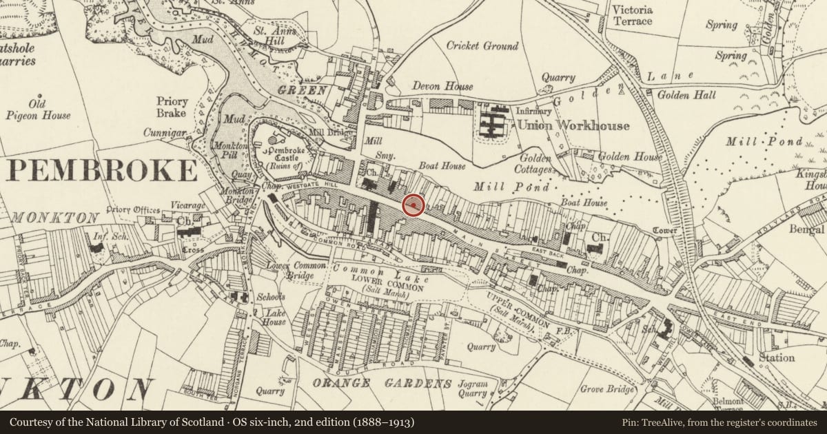 Ordnance Survey six-inch map, 2nd edition (1888–1913) covering the location of 28 Main Street, Pembroke, Pembrokeshire, with a pin at the register's coordinates