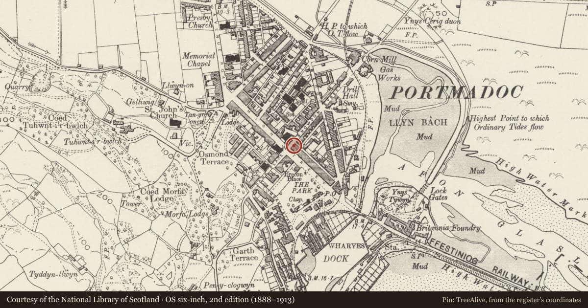 Ordnance Survey six-inch map, 2nd edition (1888–1913) covering the location of Y Pisgotwr (The Fisherman), Porthmadog, Gwynedd, with a pin at the register's coordinates