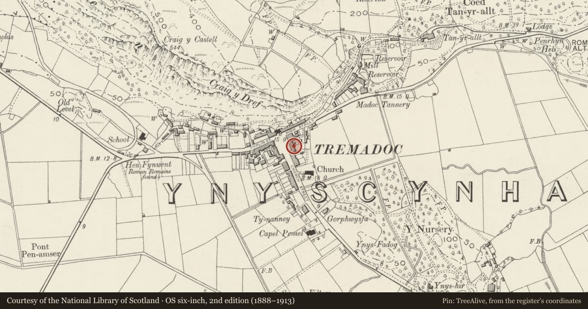 Ordnance Survey six-inch map, 2nd edition (1888–1913) covering the location of 11 Sgwar y Farchnad (Market Square), Porthmadog, Gwynedd, with a pin at the register's coordinates