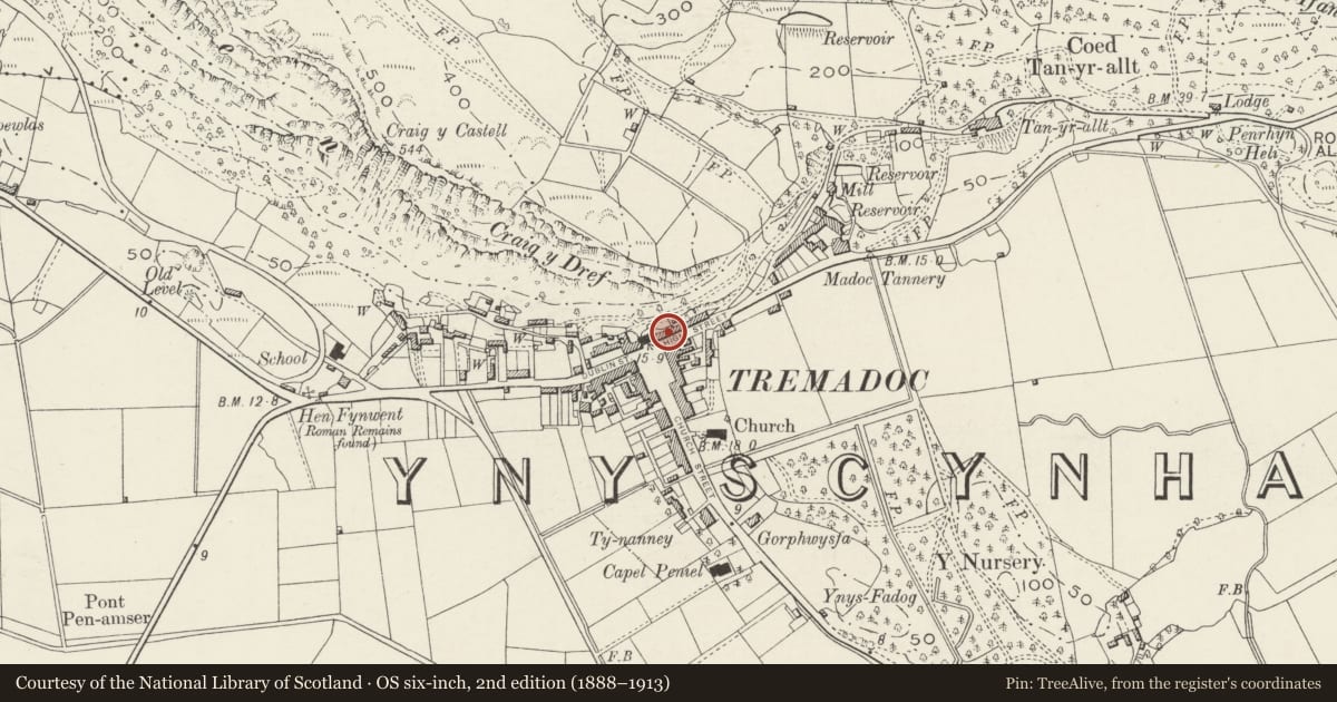 Ordnance Survey six-inch map, 2nd edition (1888–1913) covering the location of House, including steps to R-hand, Porthmadog, Gwynedd, with a pin at the register's coordinates