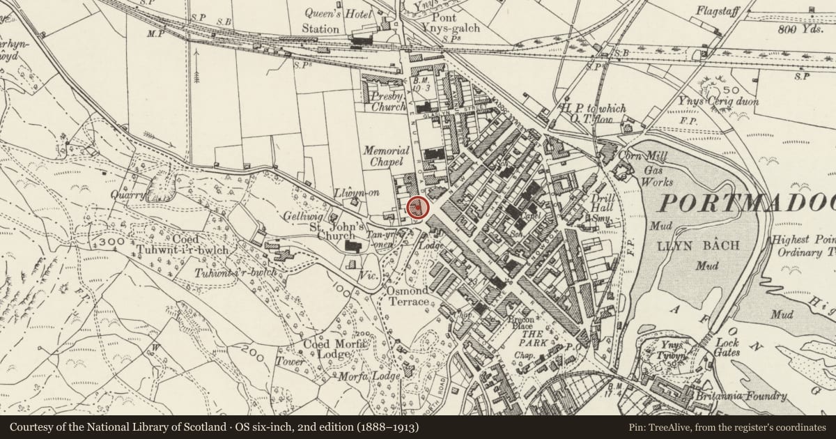 Ordnance Survey six-inch map, 2nd edition (1888–1913) covering the location of Kerfoots, Porthmadog, Gwynedd, with a pin at the register's coordinates