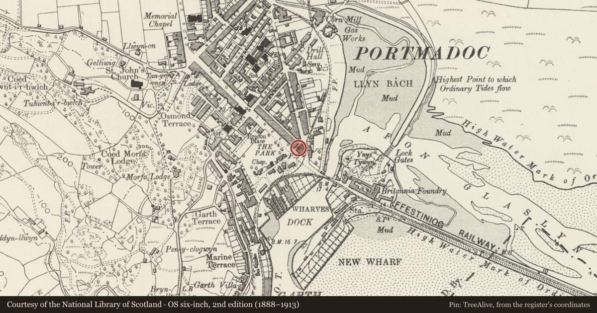Ordnance Survey six-inch map, 2nd edition (1888–1913) covering the location of Portmeirion Pottery and Gifts, Porthmadog, Gwynedd, with a pin at the register's coordinates