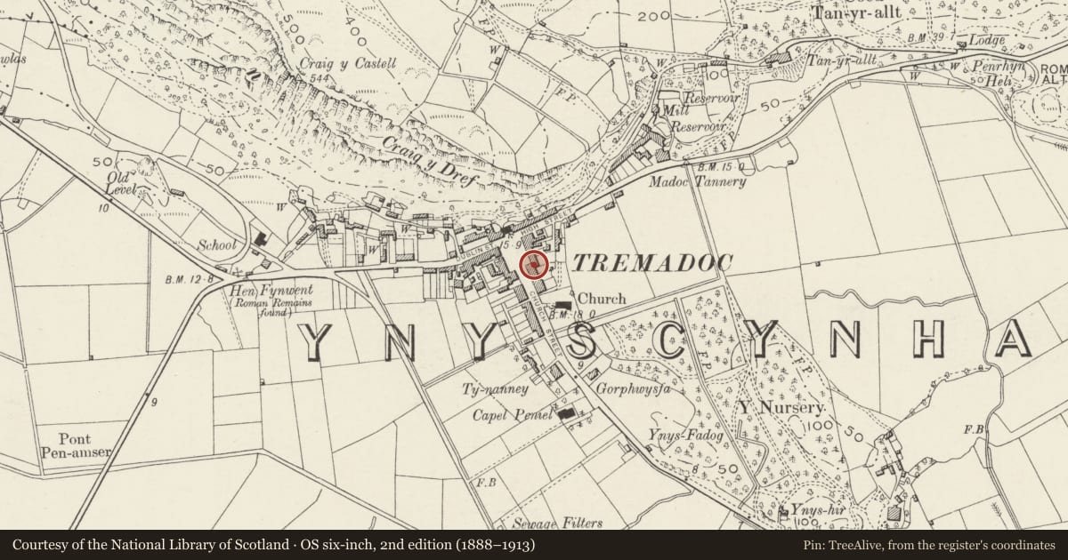 Ordnance Survey six-inch map, 2nd edition (1888–1913) covering the location of Spar Shop and house, Porthmadog, Gwynedd, with a pin at the register's coordinates