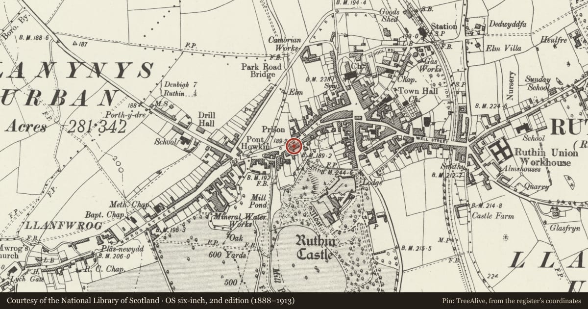Ordnance Survey six-inch map, 2nd edition (1888–1913) covering the location of 47 Clwyd Street, Ruthin, Denbighshire, with a pin at the register's coordinates