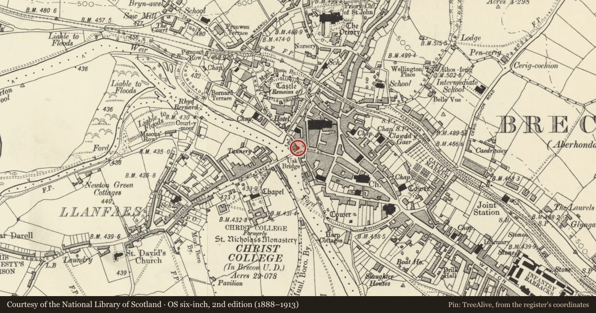 Ordnance Survey six-inch map, 2nd edition (1888–1913) covering the location of 11 Watergate, Brecon, Powys, with a pin at the register's coordinates