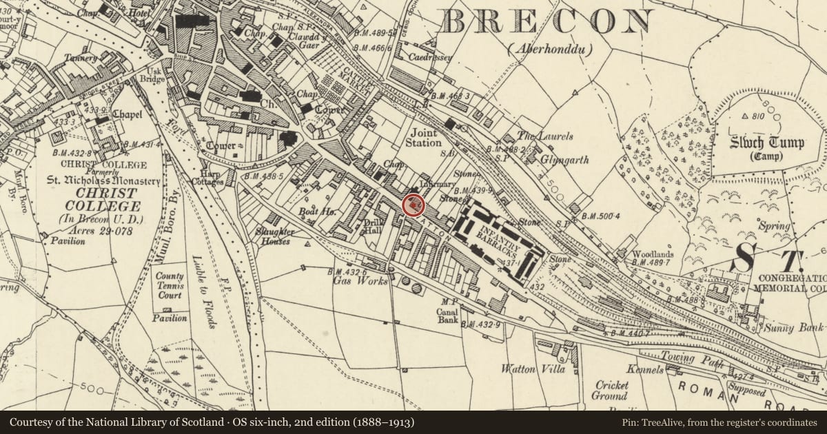Ordnance Survey six-inch map, 2nd edition (1888–1913) covering the location of 14 The Watton, Brecon, Powys, with a pin at the register's coordinates
