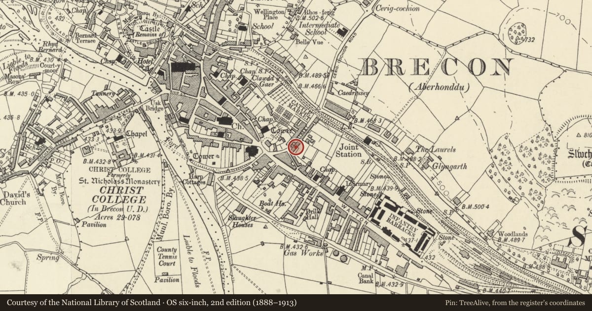 Ordnance Survey six-inch map, 2nd edition (1888–1913) covering the location of 17 Free Street, Brecon, Powys, with a pin at the register's coordinates