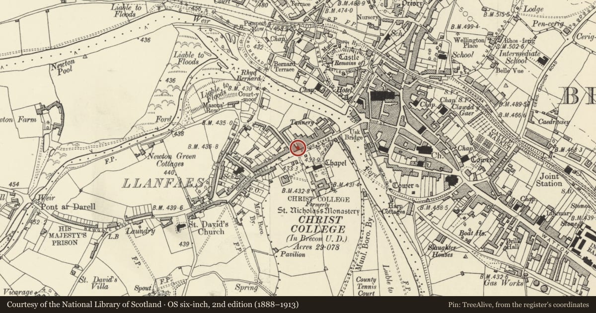 Ordnance Survey six-inch map, 2nd edition (1888–1913) covering the location of 18 Bridge Street, Brecon, Powys, with a pin at the register's coordinates