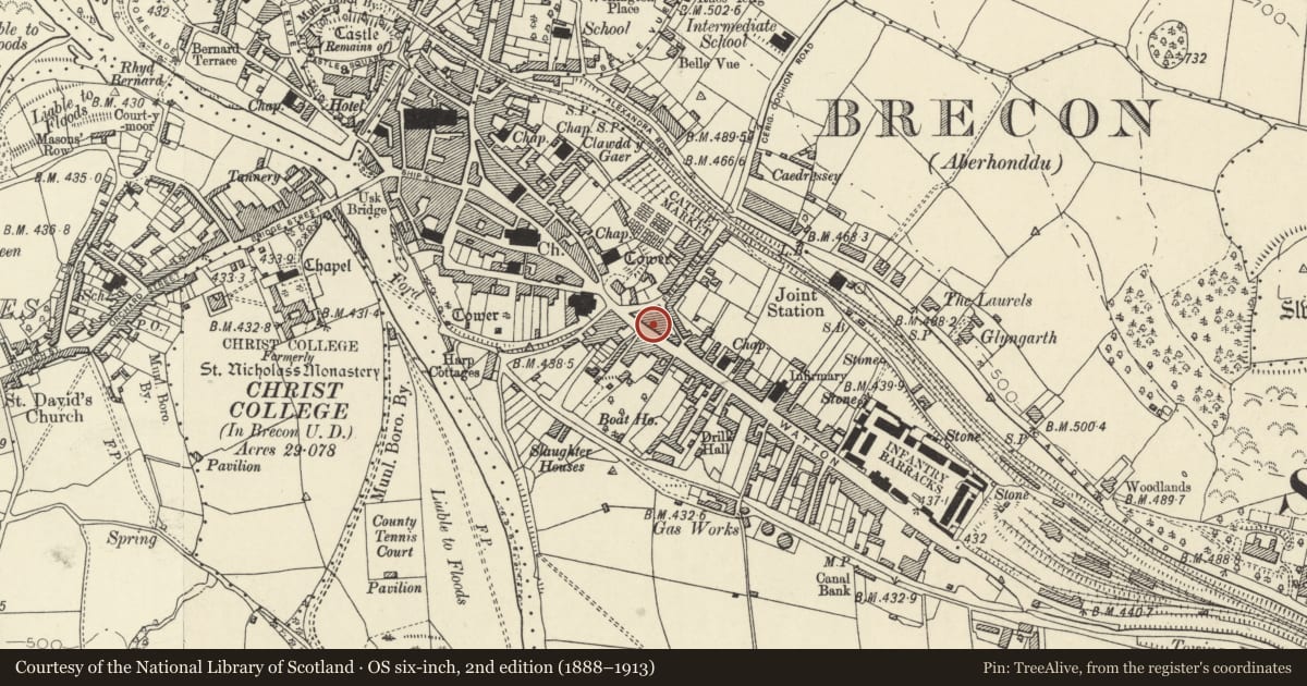 Ordnance Survey six-inch map, 2nd edition (1888–1913) covering the location of 32 The Watton, Brecon, Powys, with a pin at the register's coordinates