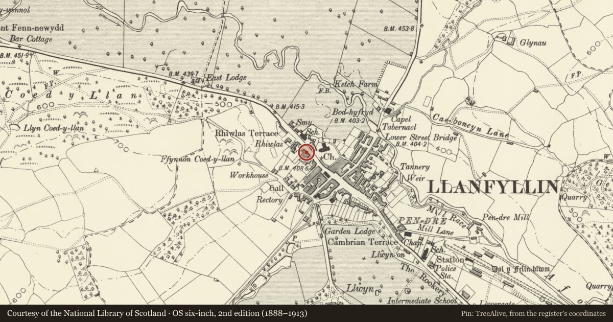 Ordnance Survey six-inch map, 2nd edition (1888–1913) covering the location of Tai Clochydd, Llanfyllin, Powys, with a pin at the register's coordinates