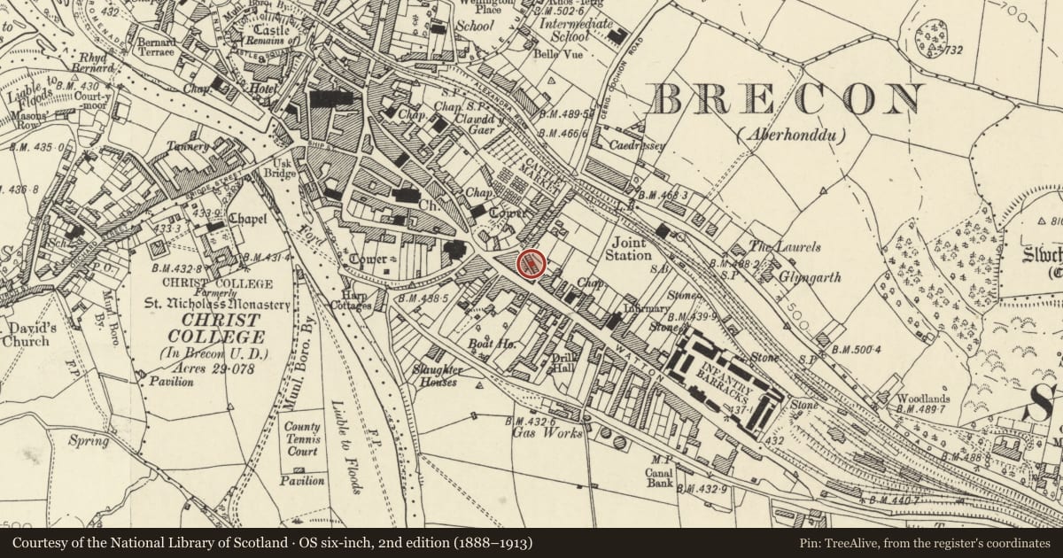 Ordnance Survey six-inch map, 2nd edition (1888–1913) covering the location of 8 Little Free Street, Brecon, Powys, with a pin at the register's coordinates