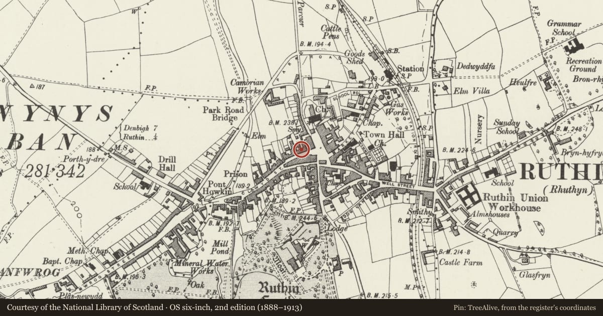 Ordnance Survey six-inch map, 2nd edition (1888–1913) covering the location of 6 Clwyd Street, Ruthin, Denbighshire, with a pin at the register's coordinates