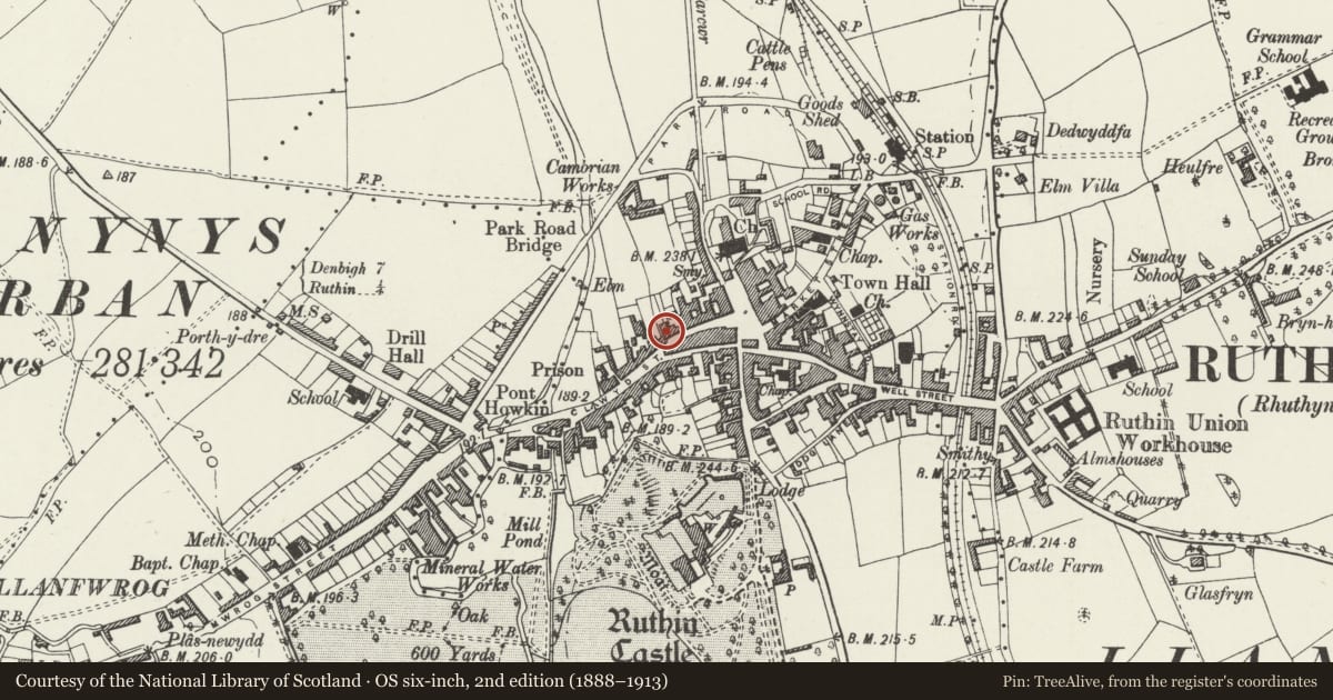Ordnance Survey six-inch map, 2nd edition (1888–1913) covering the location of 16-18 Clwyd Street, Ruthin, Denbighshire, with a pin at the register's coordinates