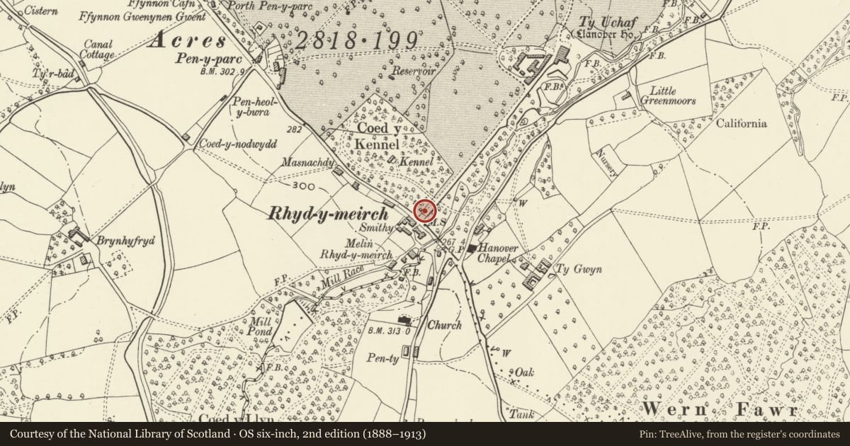 Ordnance Survey six-inch map, 2nd edition (1888–1913) covering the location of Walls, Gatepiers, Gates and Lodge at Porth-y-pentre, Goetre Fawr, Monmouthshire, with a pin at the register's coordinates