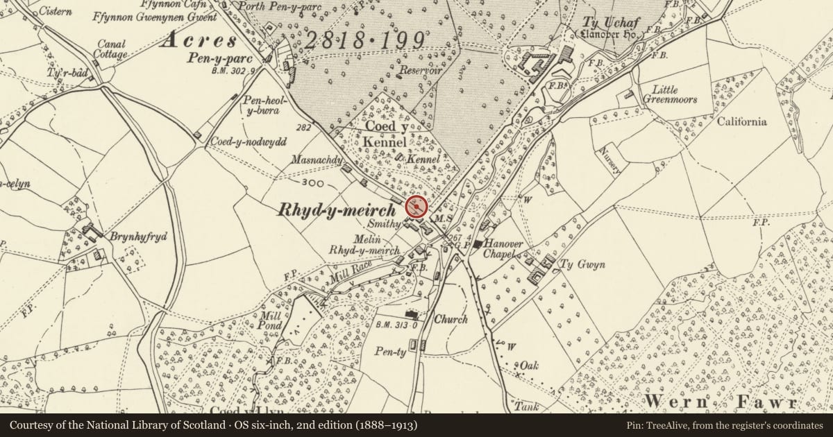 Ordnance Survey six-inch map, 2nd edition (1888–1913) covering the location of Water Trough opposite Porth-y-pentre, Goetre Fawr, Monmouthshire, with a pin at the register's coordinates