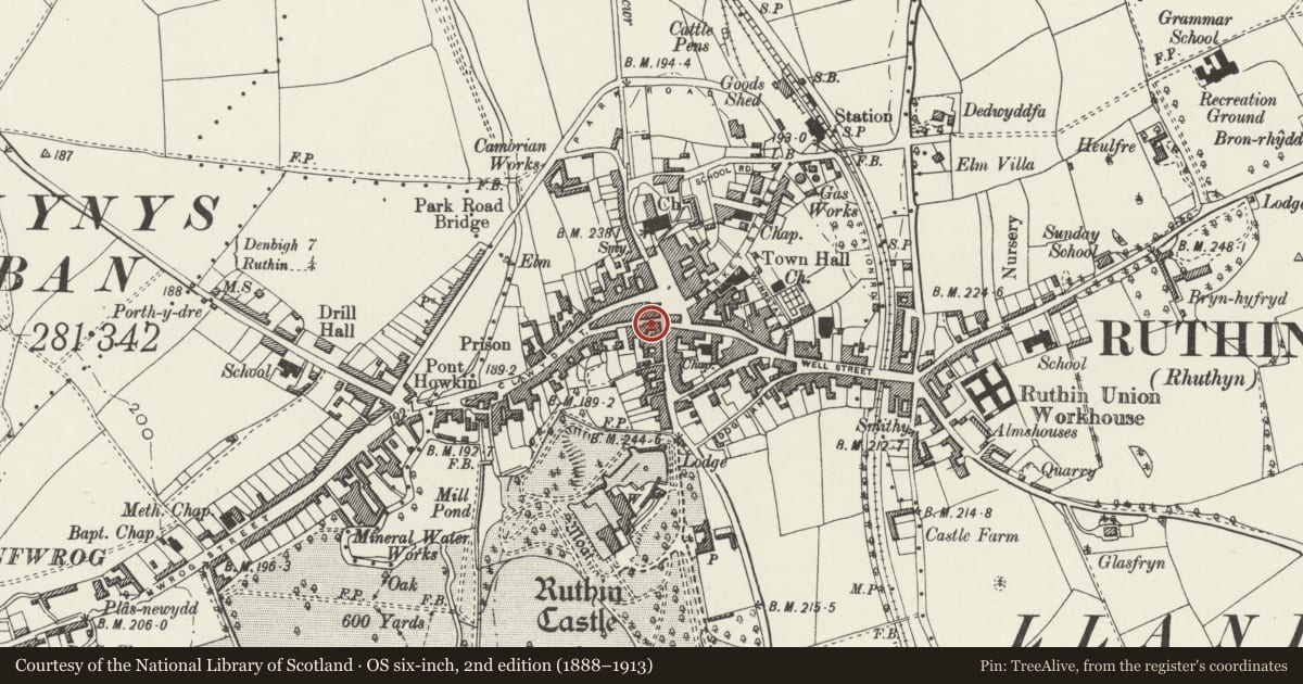 Ordnance Survey six-inch map, 2nd edition (1888–1913) covering the location of 1 Upper Clwyd Street, Ruthin, Denbighshire, with a pin at the register's coordinates