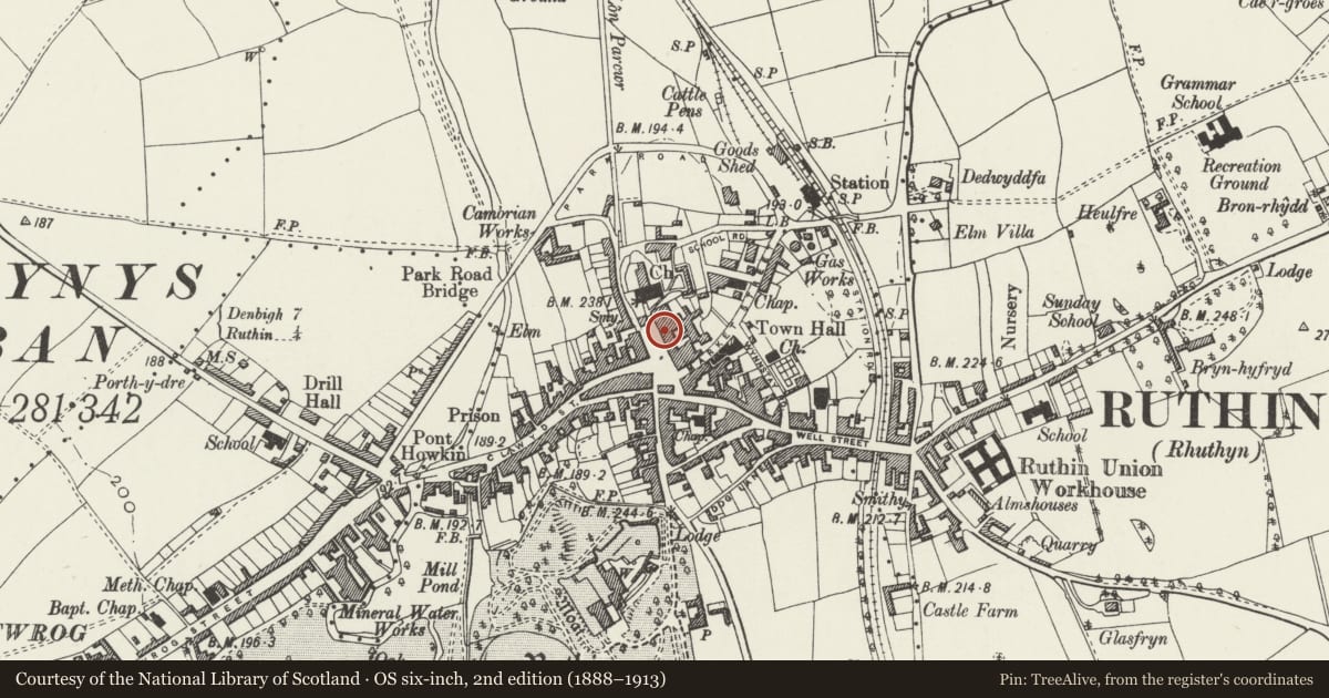 Ordnance Survey six-inch map, 2nd edition (1888–1913) covering the location of 14 St Peter's Square, Ruthin, Denbighshire, with a pin at the register's coordinates