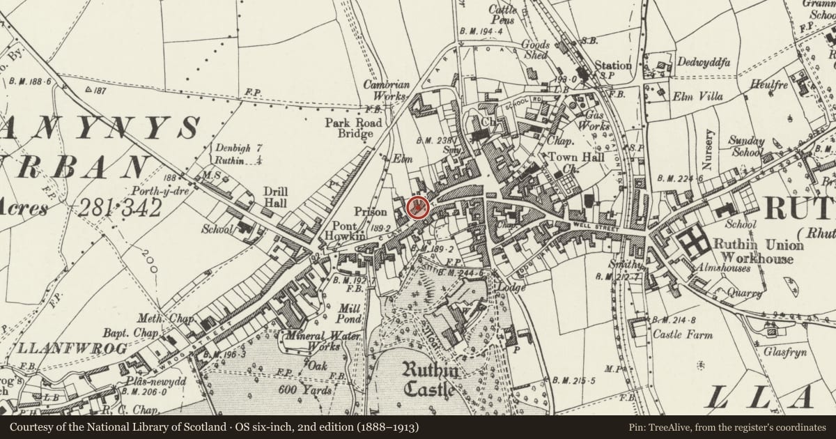 Ordnance Survey six-inch map, 2nd edition (1888–1913) covering the location of 30 Clwyd Street, Ruthin, Denbighshire, with a pin at the register's coordinates