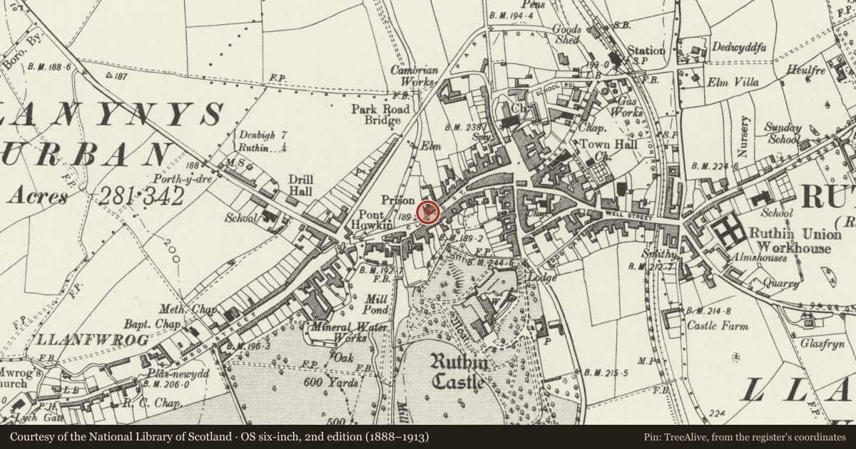 Ordnance Survey six-inch map, 2nd edition (1888–1913) covering the location of 42 Clwyd Street, Ruthin, Denbighshire, with a pin at the register's coordinates