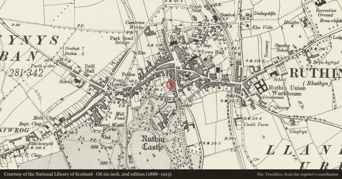 Ordnance Survey six-inch map, 2nd edition (1888–1913) covering the location of Bron y Gaer Mews, Ruthin, Denbighshire, with a pin at the register's coordinates