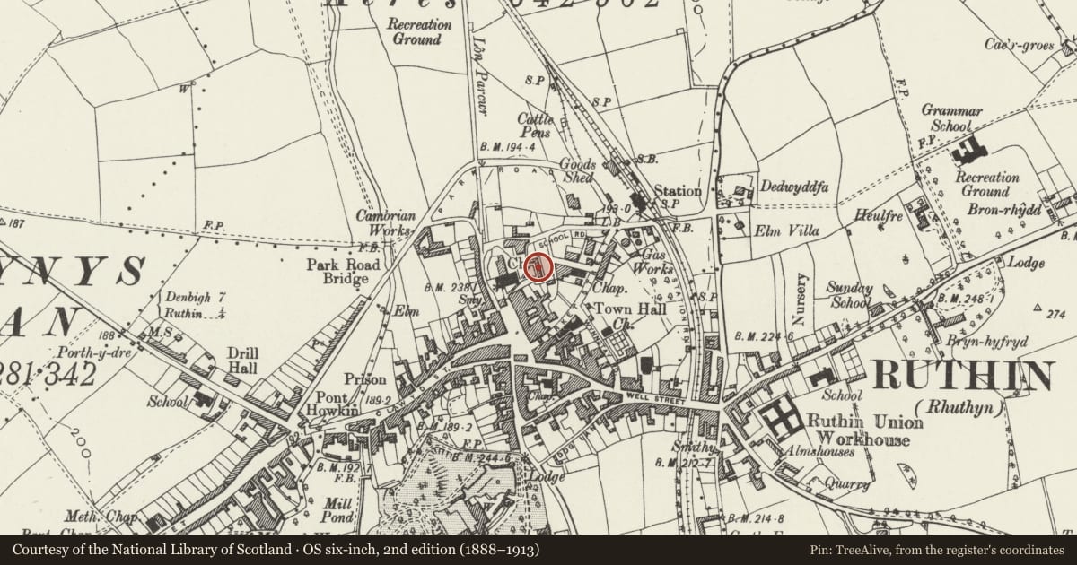 Ordnance Survey six-inch map, 2nd edition (1888–1913) covering the location of Christ's Hospital, Ruthin, Denbighshire, with a pin at the register's coordinates