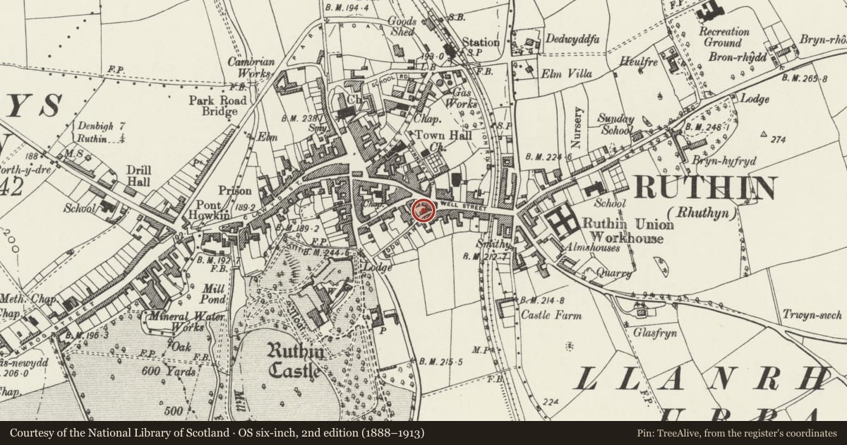 Ordnance Survey six-inch map, 2nd edition (1888–1913) covering the location of Stable & Coach-house to rear of Wynnstay Arms Hotel, Ruthin, Denbighshire, with a pin at the register's coordinates