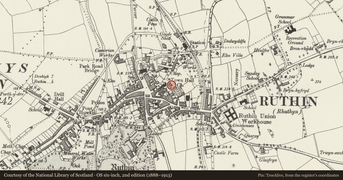 Ordnance Survey six-inch map, 2nd edition (1888–1913) covering the location of War Memorial, Ruthin, Denbighshire, with a pin at the register's coordinates