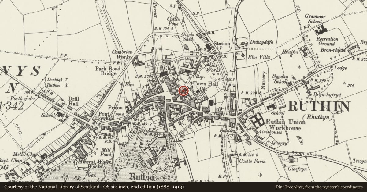 Ordnance Survey six-inch map, 2nd edition (1888–1913) covering the location of Town Hall & Market Hall, Ruthin, Denbighshire, with a pin at the register's coordinates