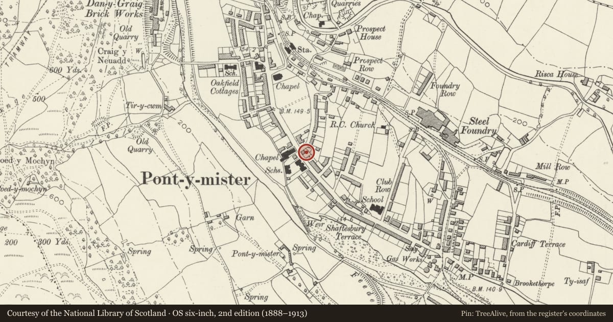 Ordnance Survey six-inch map, 2nd edition (1888–1913) covering the location of Commercial Street War Memorial, Risca, Caerphilly, with a pin at the register's coordinates