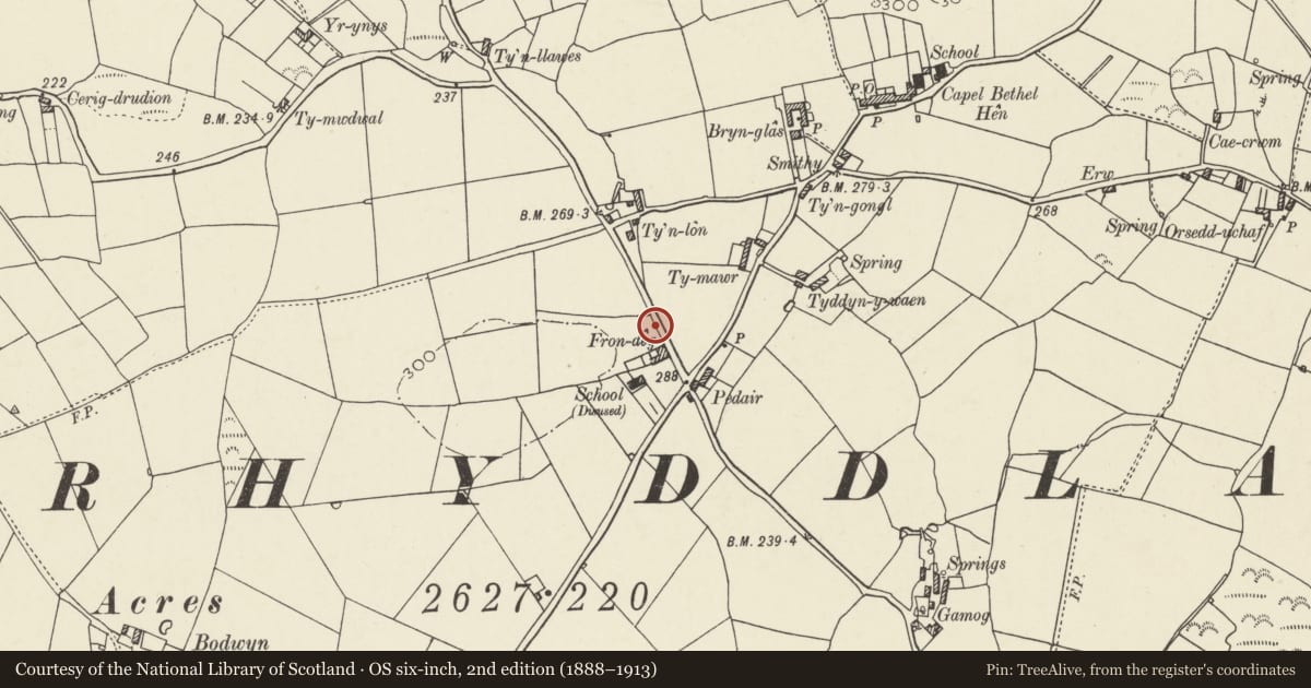 Ordnance Survey six-inch map, 2nd edition (1888–1913) covering the location of Llanrhyddlad war memorial, Cylch-y-Garn, Isle of Anglesey, with a pin at the register's coordinates