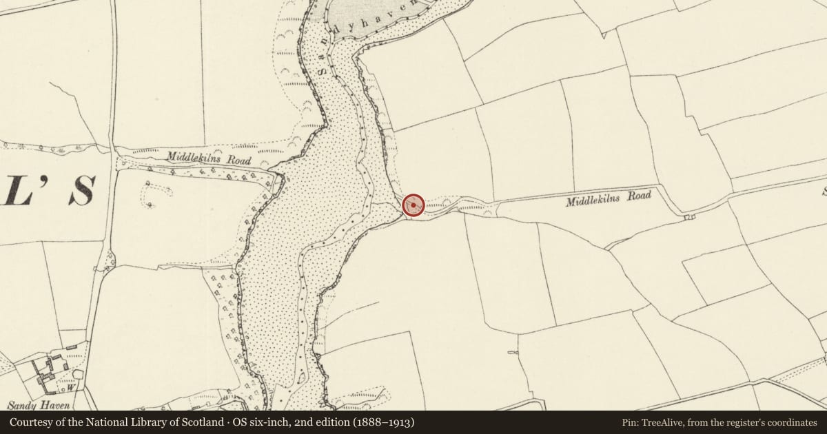 Ordnance Survey six-inch map, 2nd edition (1888–1913) covering the location of Lime kiln at Middlekilns Road, Herbrandston, Pembrokeshire, with a pin at the register's coordinates