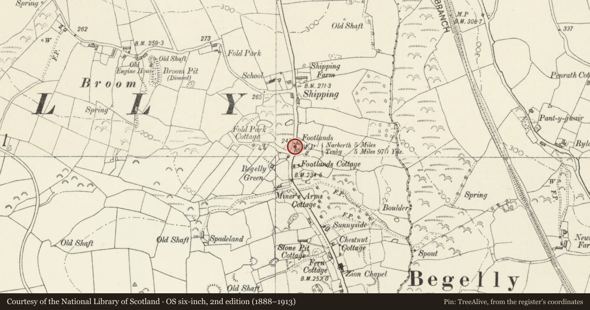 Ordnance Survey six-inch map, 2nd edition (1888–1913) covering the location of Milestone on A478 outside Footlands Farm, Kilgetty/Begelly, Pembrokeshire, with a pin at the register's coordinates