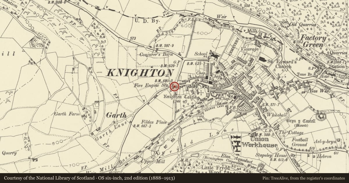 Ordnance Survey six-inch map, 2nd edition (1888–1913) covering the location of 29 Market Street, Knighton, Powys, with a pin at the register's coordinates