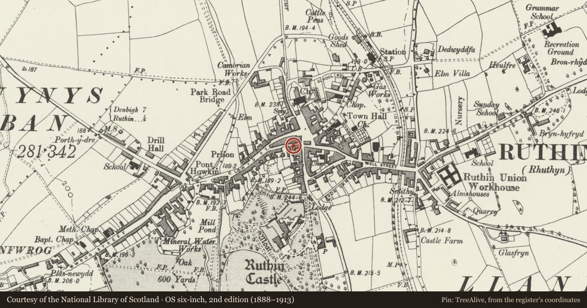 Ordnance Survey six-inch map, 2nd edition (1888–1913) covering the location of Siop Llyfr, Ruthin, Denbighshire, with a pin at the register's coordinates
